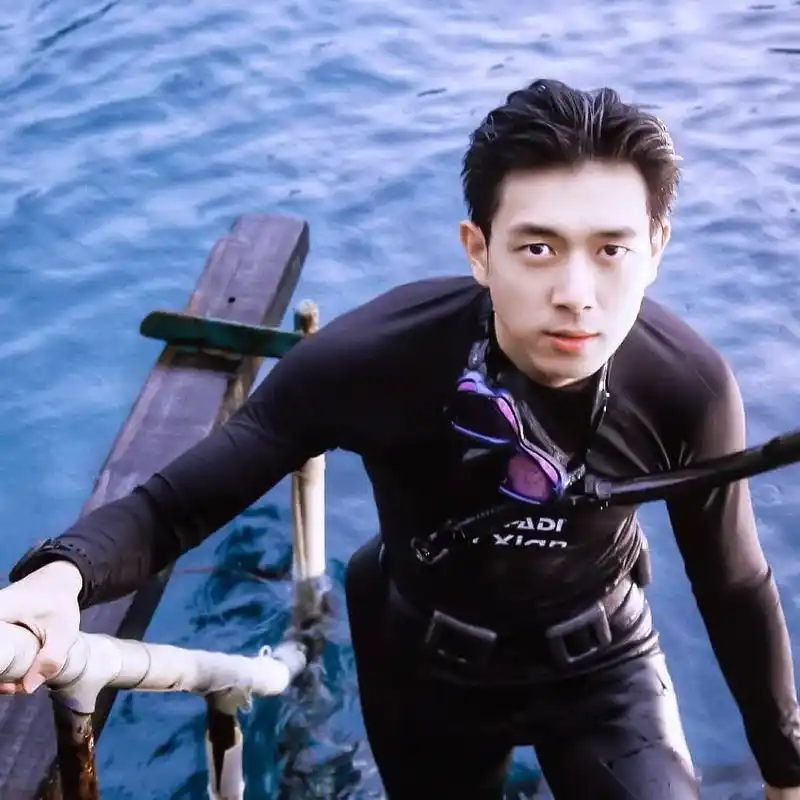 哈喇子可以擦擦了～#李现 #腹肌 #心动 @抖音小助手 - 抖音