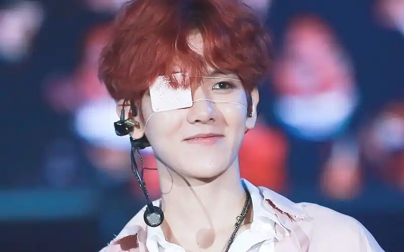 【边伯贤lotto高清focus】超绝的红发眼罩贤啊啊啊