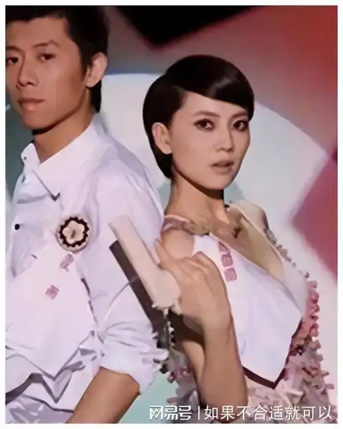 诞生于高级知识分子家庭的高圆圆为什么最后成为一个戏子