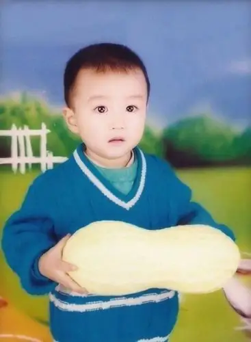 tfboys分享200516王俊凯童年照小合集请不要关注我小时候