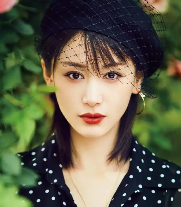 王子文淡然清雅性感时尚大片写真图片