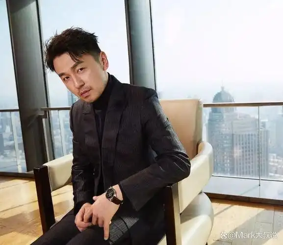 雷佳音问董宇辉:去你们公司工作年薪多少?董宇辉的回答绝了