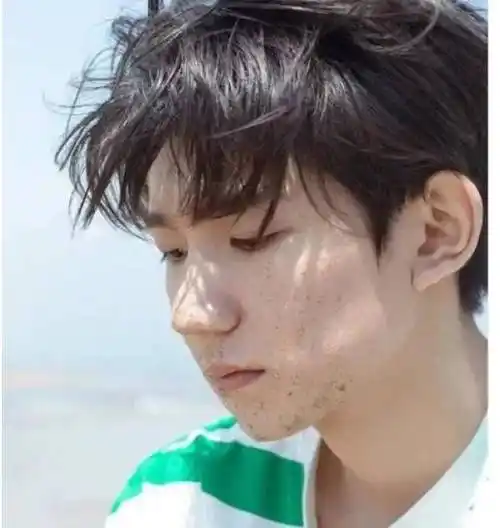 王源的生图曝光去掉十级美颜后的他简直不敢相信自己的眼睛