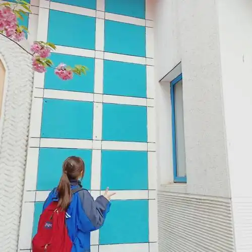 新地方,新景点.45度望天空比耶,留给你们一张背影看看!