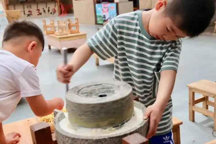 主题课程实践活动探秘石磨豆浆