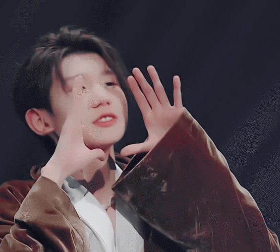 王源笑嘻嘻的图片有,快乐瀑布带来今日份快乐能量