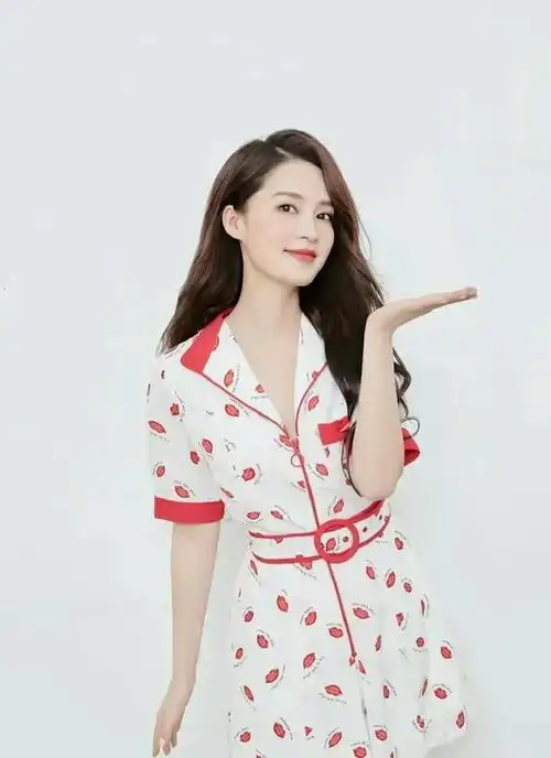 李沁明星壁纸47