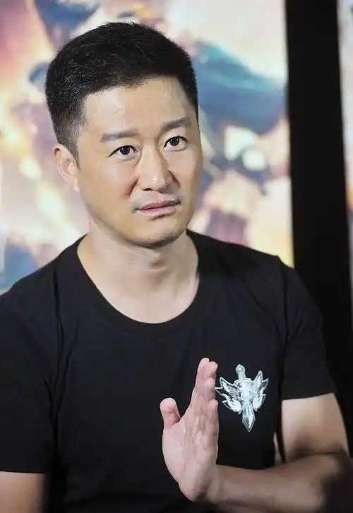 吴京庆祝49岁生日《流浪地球》官博和郭帆有两部重磅电影系列_中国