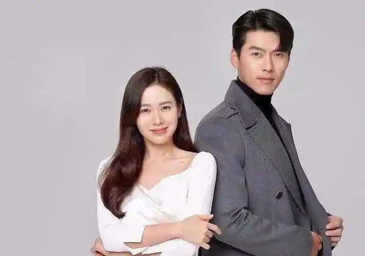 玄彬晒与孙艺珍合影狂撒糖画作临摹栩栩如生尽显恩爱模样