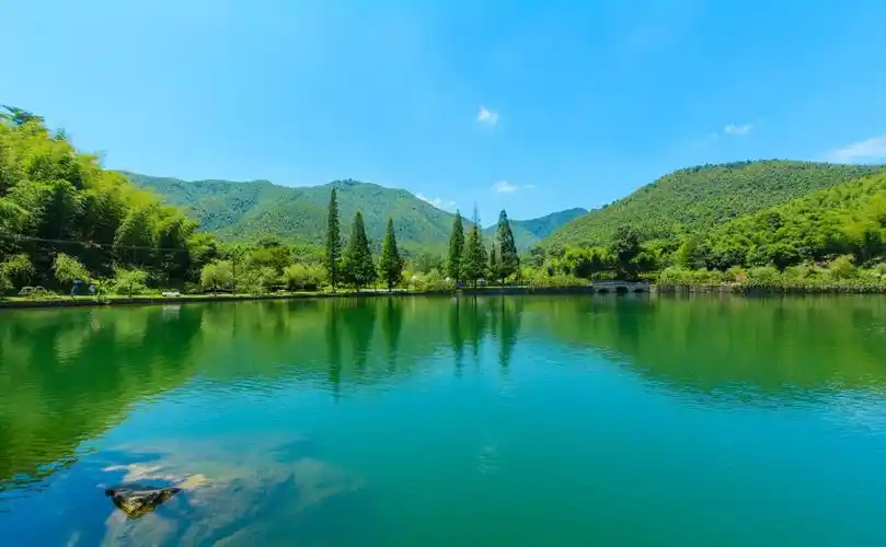 国家风景名胜区,省级森林公园,无锡旅游十八景及宜兴十佳景点之一