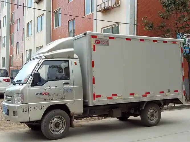 时代驭菱箱式小货车出售