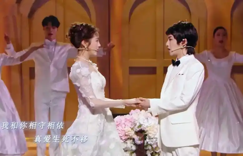 关晓彤 #童话兄妹  #华晨宇关晓彤