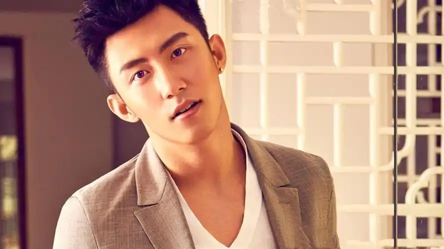 黄景瑜剧照黄景瑜是一枚正经的东北老爷们,除了幽默的谈吐,逗比的特质