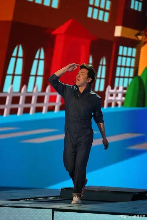 黄渤春晚一首歌十年过去了是谁破防了