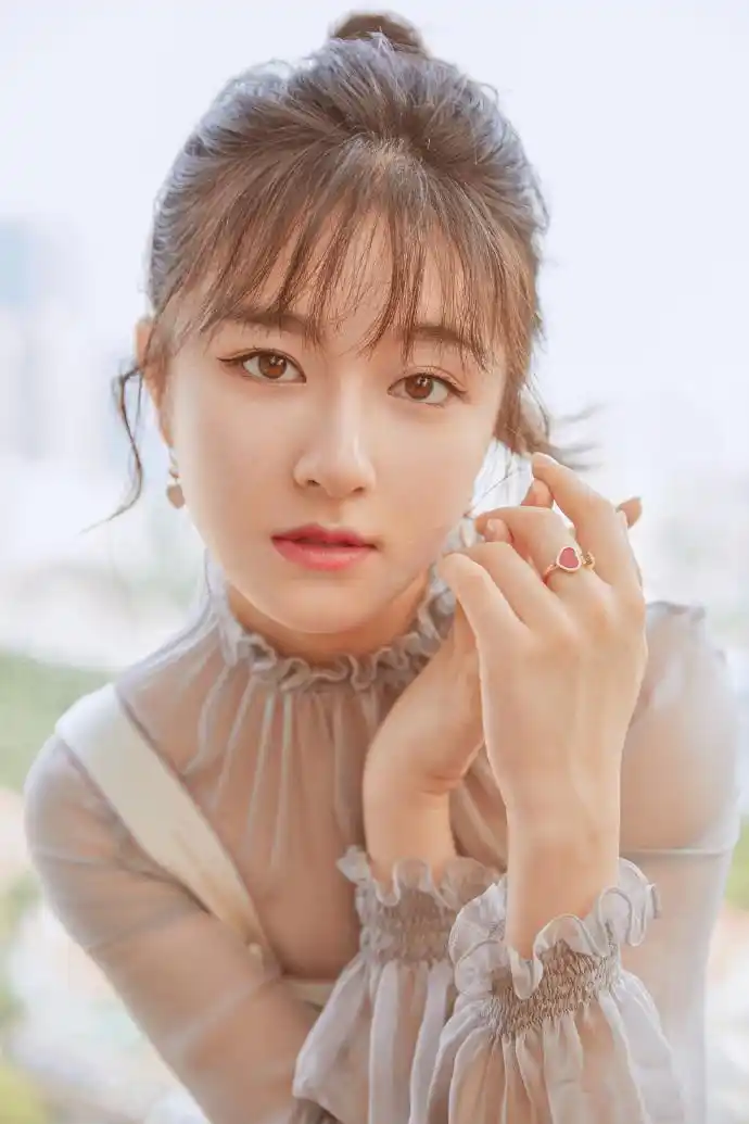 李兰迪图片李兰迪甜美优雅写真图片