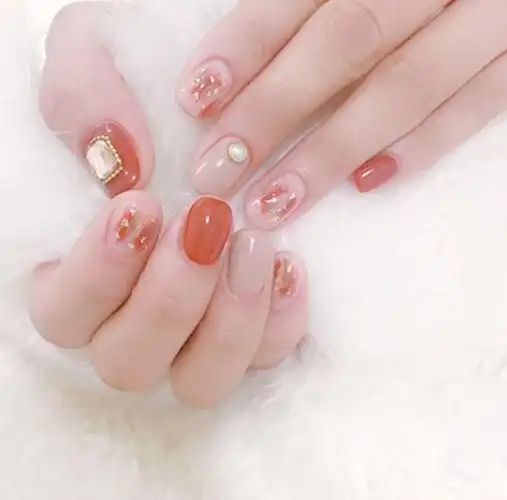 初秋两款超显手白的南瓜色美甲可复古可甜美