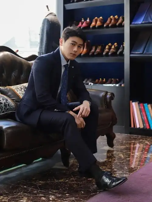 男士正装|男人衣柜里总该有一套合身西装