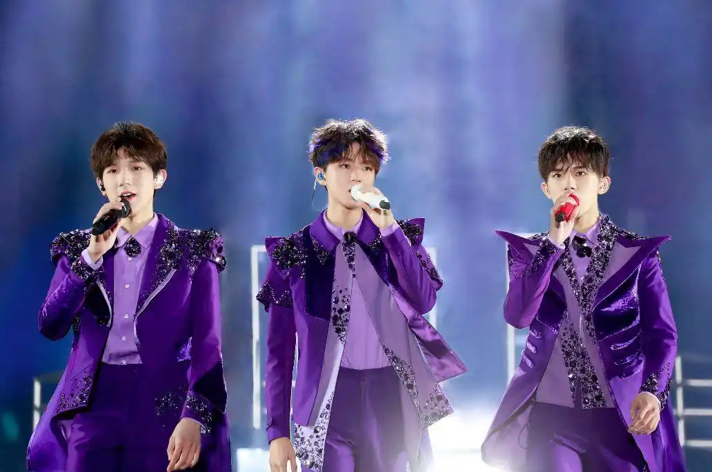 从潘老先生的视角来看,也许tfboys三个人的演唱确实入不了他的法眼.