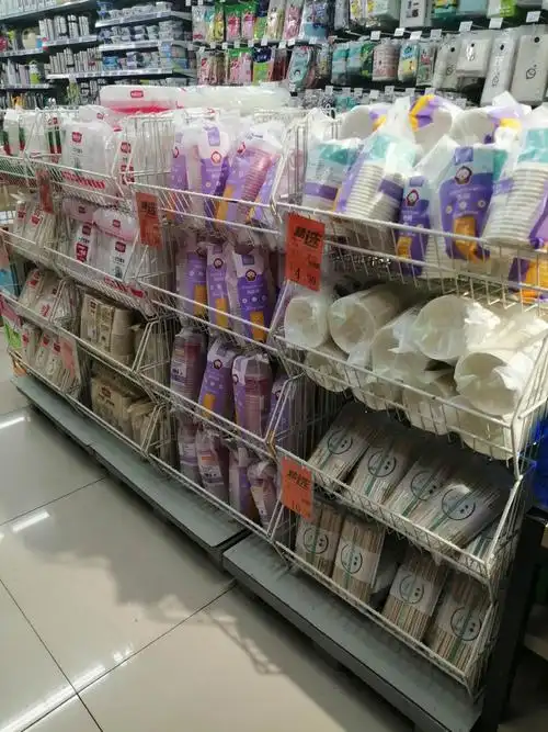 崇阳店家庭用品一次性用品陈列