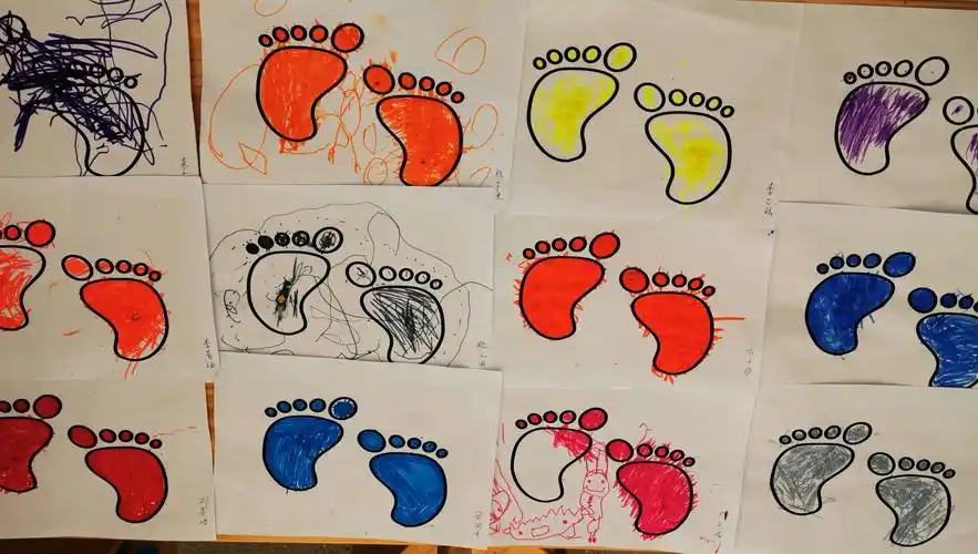 芽芽四班—画脚丫