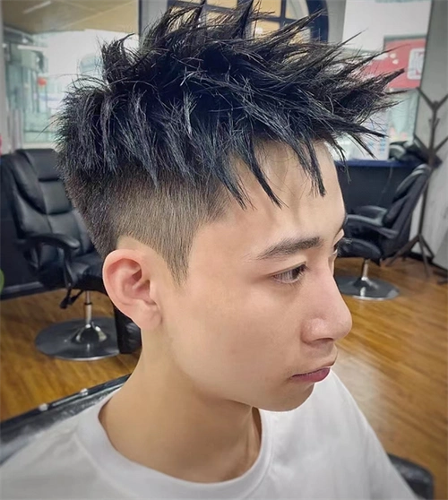 超人气碎盖头发型 清爽百搭男生短发_男士短发 - 美发站
