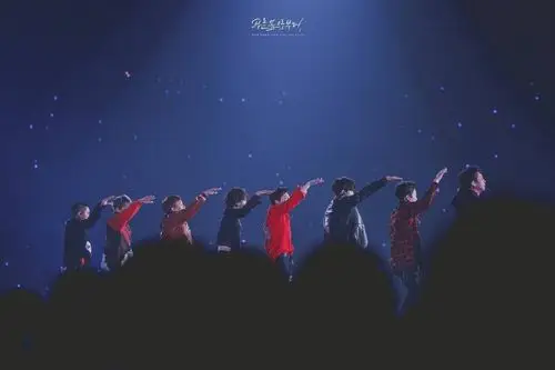 exo八周年快乐以后的青春也拜托了