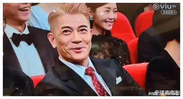 网友偶遇郭富城老婆方媛:37岁穿粉色马甲,素颜状态几乎认不出