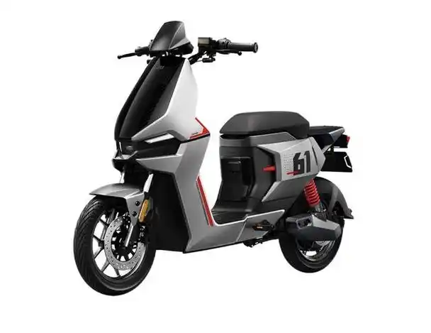 小牛电动自行车f400t是一款符合新国标的智能长续航电动车,它有以下