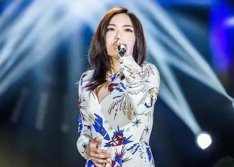 烟嗓女歌手沫沫资料