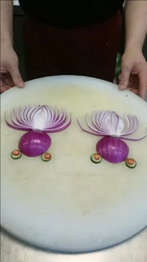 洋葱花式摆盘做法,按照这样做简单大气,星级酒店都在用