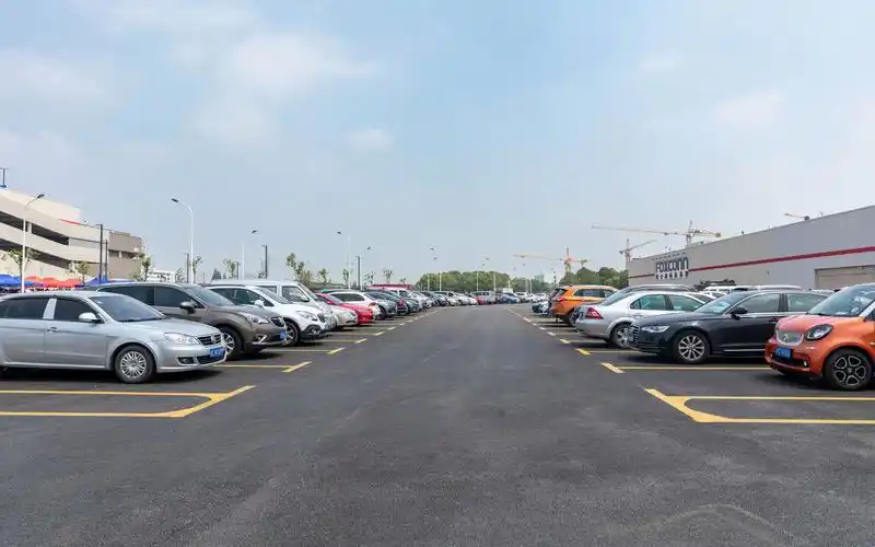 燕山停车场 世纪港湾