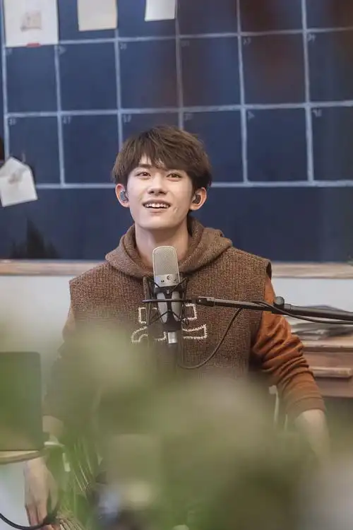 易烊千玺ins今日份心动男生676767