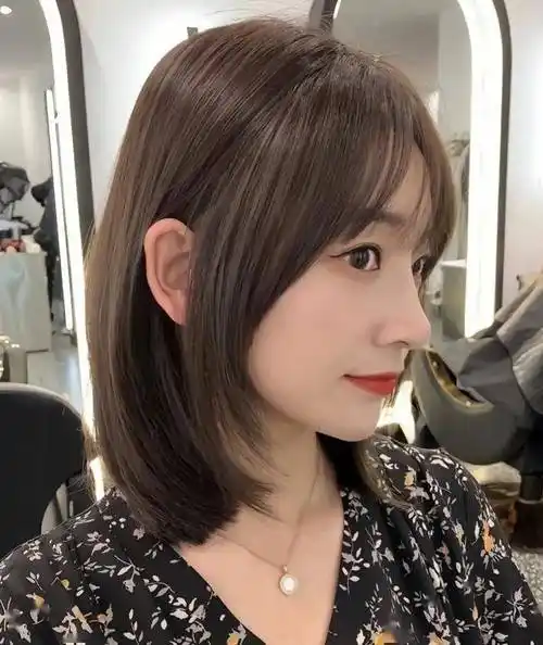 今夏很好看的5款减龄短发,简单好打理!_刘海_头发_修剪