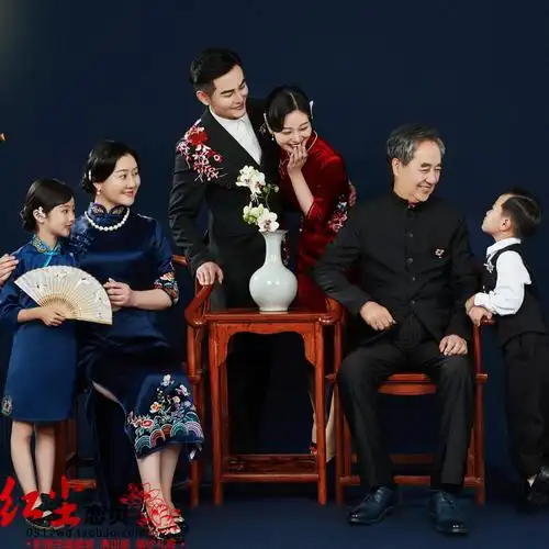 新款中国风一家六口全家福亲子拍照刺绣旗袍摄影写真影楼主题服装