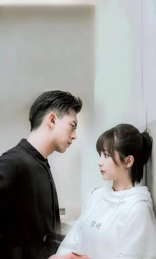 李现凌晨发博祝杨紫生日快乐##李现凌晨发文祝杨紫生日快乐