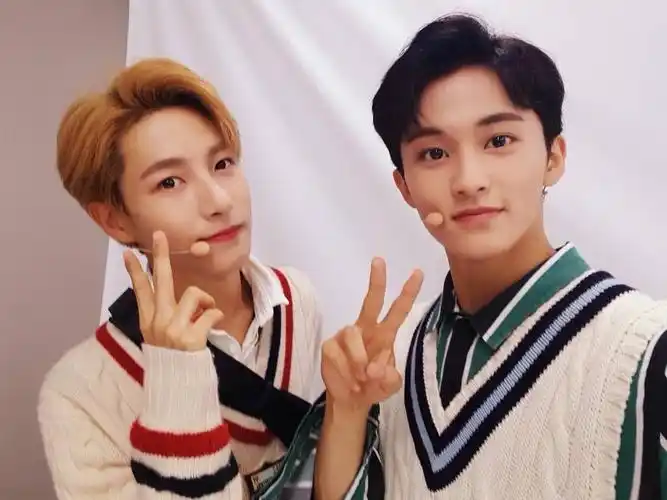 整活 考古了一下典的双人合照