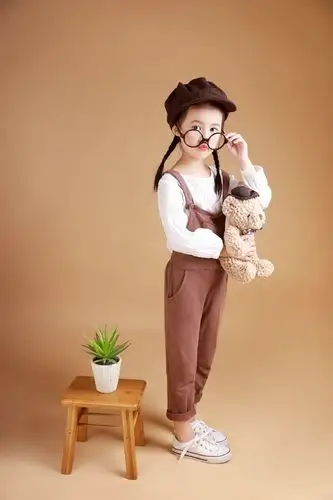 10.5红黄蓝拍的艺术照(6岁)