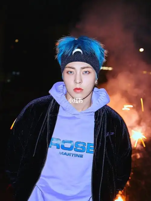 哥哥的蓝色头发太太太好看了了吧