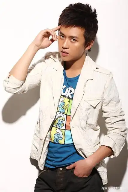 15岁离家出走,打耳洞染头发,41岁片酬4000万,邓超经历了什么?