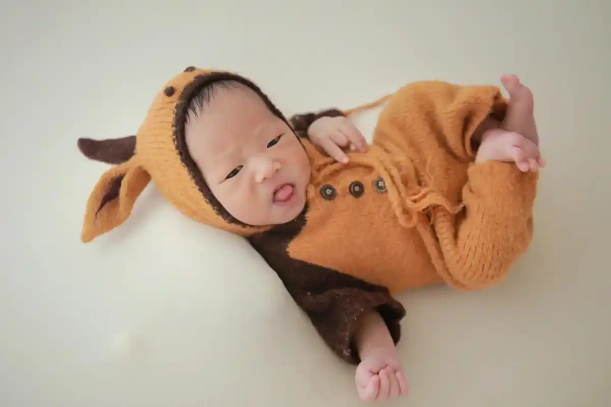 我家小神兽元宝#无敌小可爱 #最萌新生儿 十一天萌萌照#新生 - 抖音