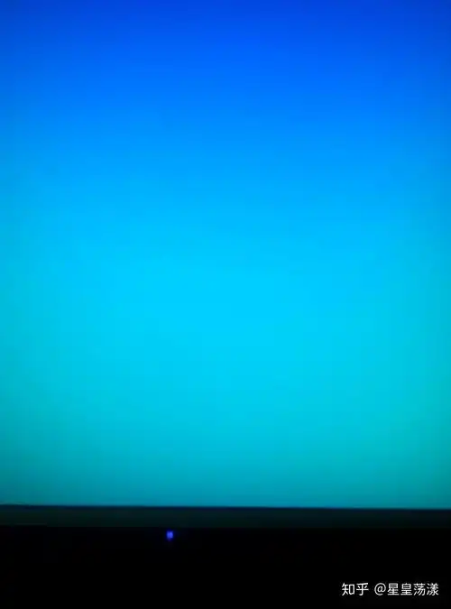 电脑屏幕出现淡蓝色是什么回事