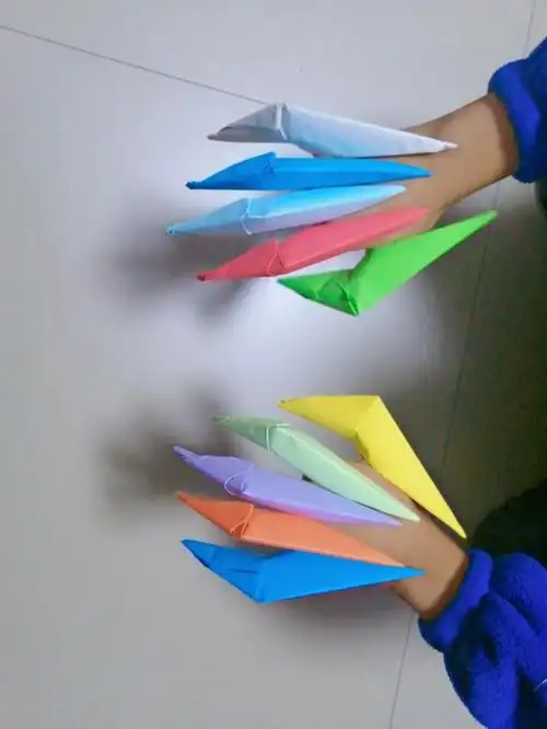 用折纸叠的,二年级弟弟的闲置10元一套里面一共有10个,[比心]20元包邮