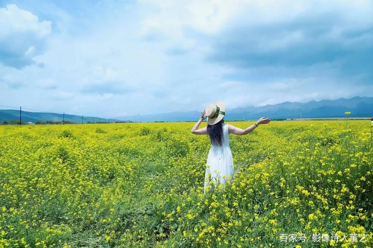 这样拍,你就是油菜花里最美的女生!与众不同花海照,来看这3招