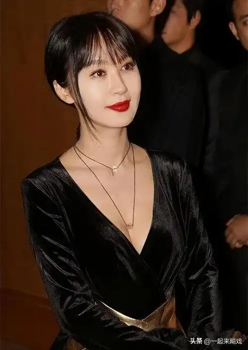 人间水蜜桃李菲儿清秀婉约气质十足