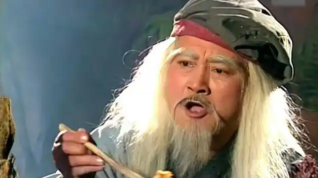 射雕英雄传中欧阳锋为何忌惮害怕周伯通却不怕洪七公