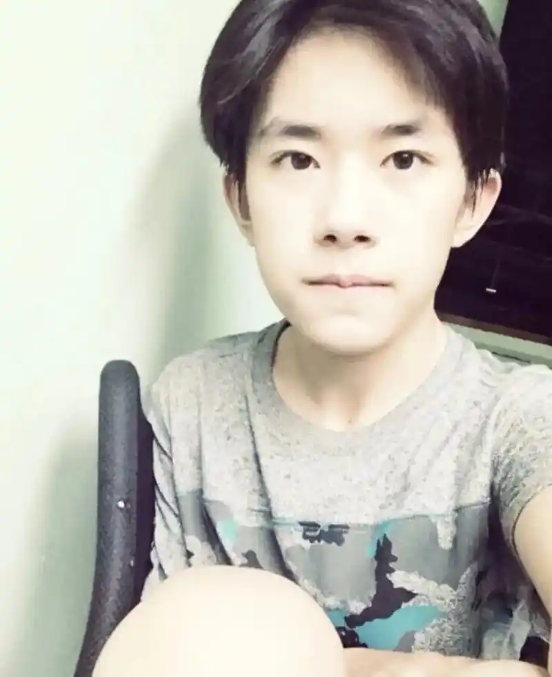 早期的青涩小甜豆#易烊千玺 - 抖音