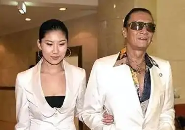 被谢贤养了12年用青春换来两千万分手费38岁的coco现状如何