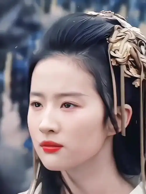 刘亦菲:风华绝代宛如仙女下凡,巅峰颜值古装造型堪称不朽经典
