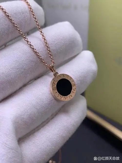 【爱上了这款宝格丽黑白圆饼项链95】