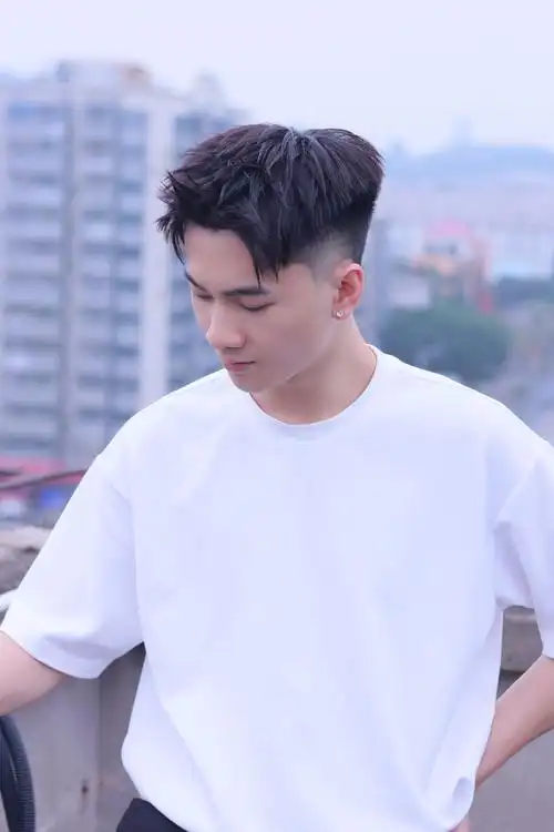 男生短发look